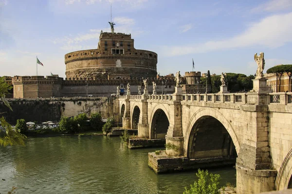 Saint Melek Kalesi Saint Angel Köprü Tiber Nehri Roma Talya — Stok fotoğraf