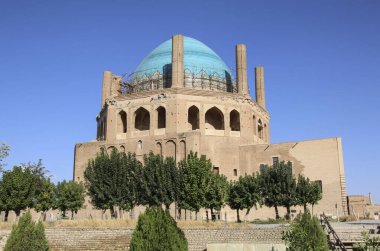 Soltaniyeh Kubbesi, İran 'ın Zanjan kenti yakınlarında antik bir mozoledir. UNESCO Dünya Mirası Alanı.