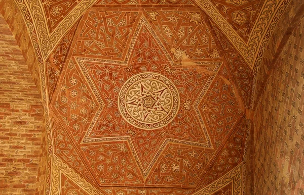 솔타니 Dome Soltaniyeh 묘는이란 잔잔시 근처에 고대의 묘이다 Unesco World — 스톡 사진