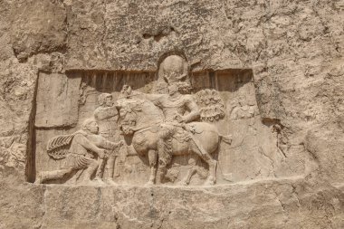 İran 'ın Naqsh-e Rustam kentinden ünlü oymacılık (bas-reliefs).