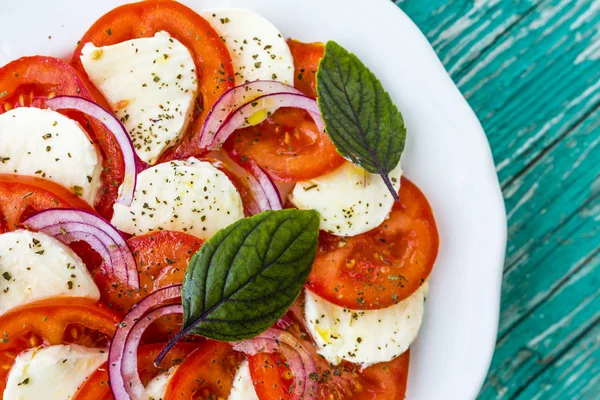 Deliciosa Salada Caprese Italiana Com Tomate Mussarela — Fotografia de Stock