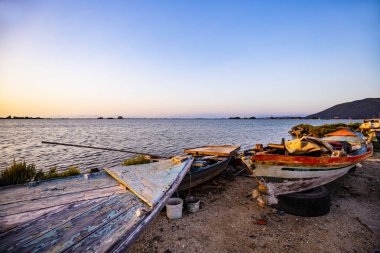Eski bir tekne, Lefkada Adası İyon Denizi, Lefkas, Yunanistan. 