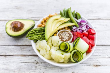 Buda kase, sağlıklı ve dengeli vejetaryen yemek. 