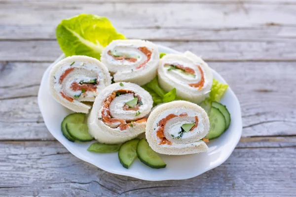 Heerlijke Italiaanse Tramezzini Met Roomkaas Zalm — Stockfoto