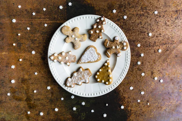 Hemmagjord Jul Gingerbreads Vit Platta — Stockfoto