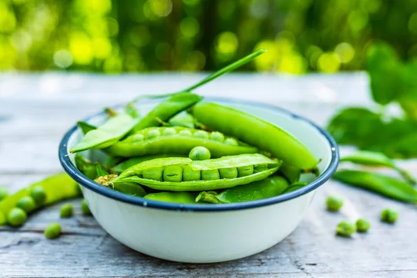 Ervilhas Verdes Frescas Uma Tigela — Fotografia de Stock