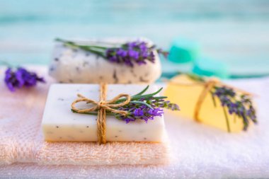 Ev yapımı lavanta çiçekli kokulu sabunlar..