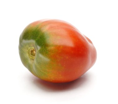 Beyaz arkaplanda domatesler