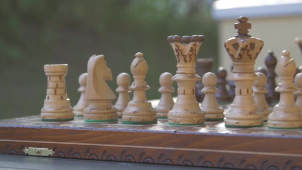 Jeu Échecs Bois Sur Une Table Dans Une Diapositive Caméra — Video