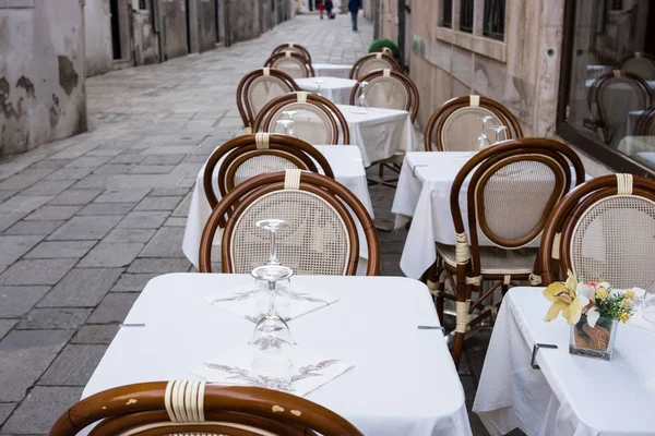 Staromódní Kavárně Terasa Staré Evropské Město — Stock fotografie