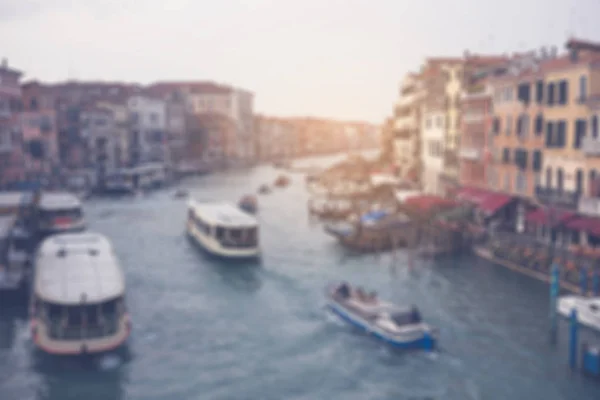 从意大利威尼斯的交易所桥上 日落时分 著名大运河的风景模糊了 模糊散景背景 — 图库照片