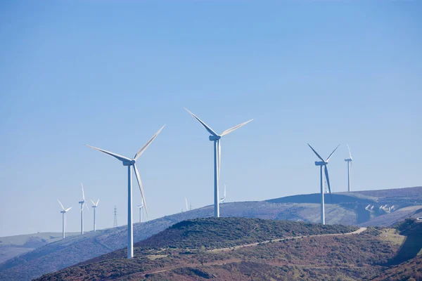 Ветряные Мельницы Производства Электроэнергии Концепция Экологии Возобновляемых Источников Энергии — стоковое фото
