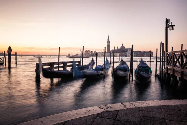 Venecia Vista Clásica Con Famosas Góndolas Amanecer Italia —  Fotos de Stock