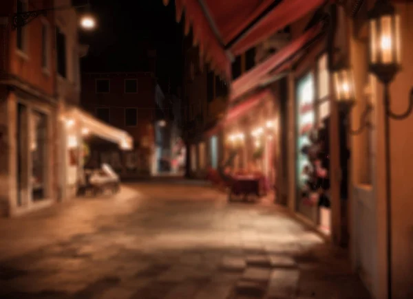 老欧洲夜城市抽象模糊的背景 — 图库照片