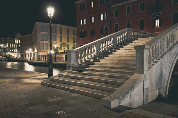 Vita Notturna Nella Vecchia Città Europea Venezia Italia — Foto Stock