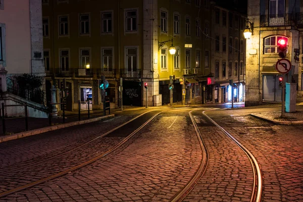 Eski Avrupa Şehri Geceleri Lizbon Portekiz Sokak — Stok fotoğraf