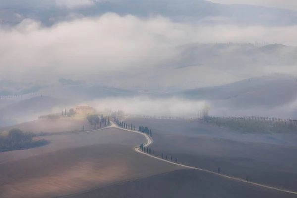 Foggy Valley Panorama Paesaggio Toscana Italia — Foto Stock