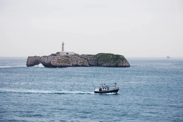 Mouro Island Vuurtoren Schip Panoramisch Uitzicht Spanje — Stockfoto