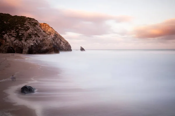 Rotsachtige Kustlijn Van Adraga Strand Zonsopgang Portugal — Stockfoto