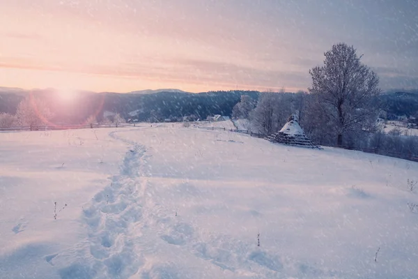 Fantastico Paesaggio Invernale Cielo Nuvoloso Drammatico Collage Creativo Mondo Della — Foto Stock