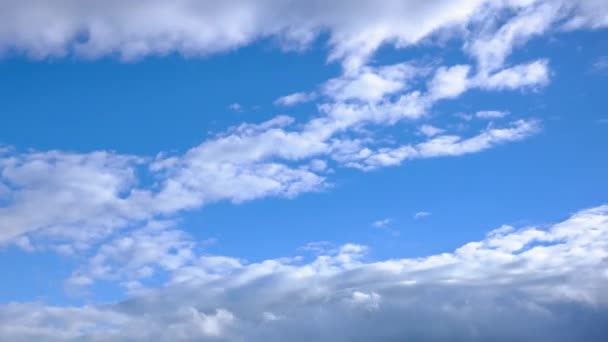 Nubes Movimiento Sobre Cielo Azul Lapso Tiempo Video — Vídeo de stock