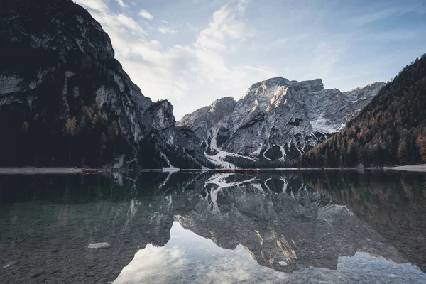 Paisaje Otoño Del Lago Braies Lago Braies Los Alpes Tirol — Foto de Stock