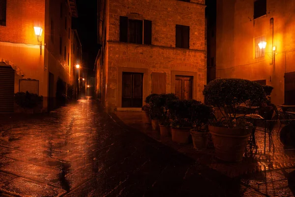 Antigua Calle Iluminada Europea Noche Lluviosa Pienza Toscana Italia — Foto de Stock