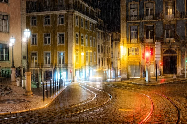 Deštivé Počasí Městě Noci Městské Pouliční Osvětlení — Stock fotografie