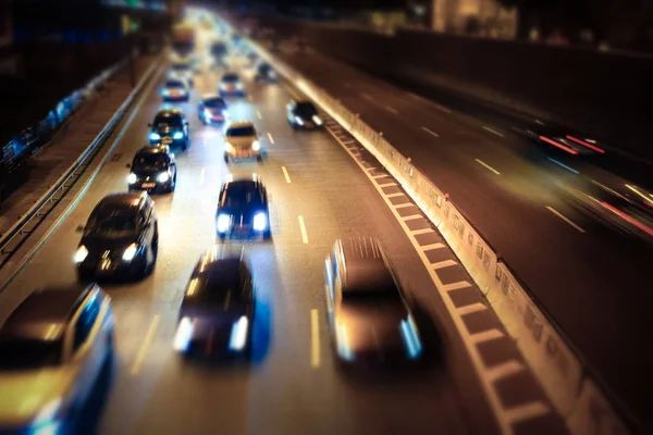 Κυκλοφορία Των Αυτοκινήτων Βράδυ Θόλωση Κίνησης Αυτοκινήτων Που Είδαν Από — Φωτογραφία Αρχείου