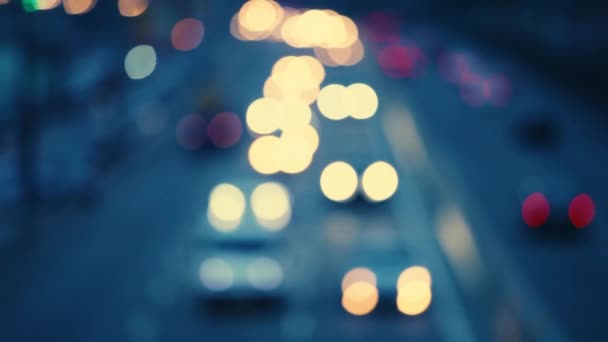 Semáforos Calle Nocturna Video Bokeh Luces Borrosas Del Coche Carretera — Vídeo de stock