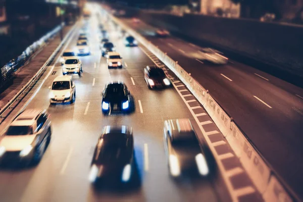 Κυκλοφορία Των Αυτοκινήτων Βράδυ Θόλωση Κίνησης Αυτοκινήτων Που Είδαν Από — Φωτογραφία Αρχείου