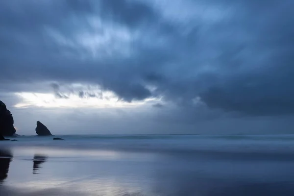 Hora Del Crepúsculo Costa Rocosa Del Océano Atlántico Playa Adraga — Foto de Stock