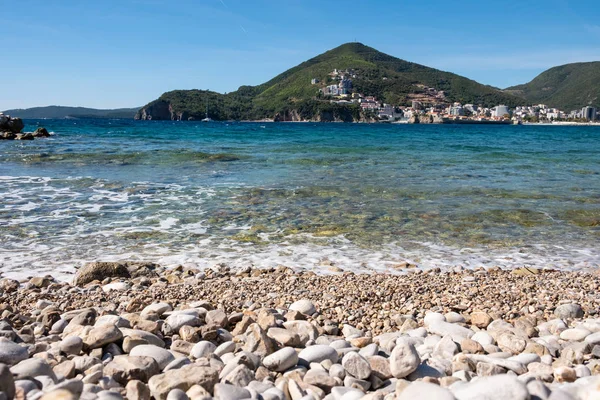 Vista Panorámica Playa Mediterránea Cielo Azul Verano Sobre Paisaje Del — Foto de Stock