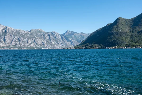 Которської бухти морський пейзаж панорамний літніх подання, Чорногорія — стокове фото