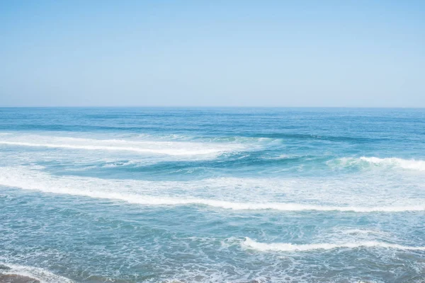 Luchtfoto van de Oceaan. Blue Ocean Waves Panorama — Stockfoto