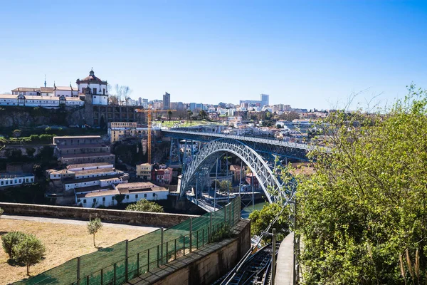 Porto City panorama met rivier de Douro op een zonnige dag — Stockfoto