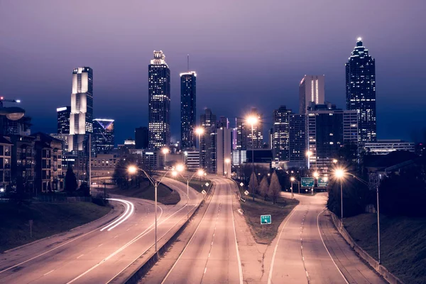 Atlanta noc panoramicznym widokiem panoramę miasta, Georgia, Stany Zjednoczone Ameryki — Zdjęcie stockowe