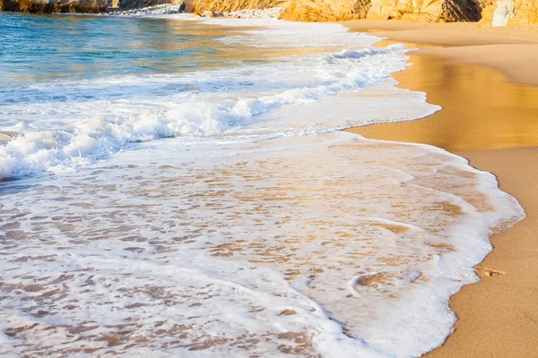 아름다운 모래 해변과 바다 파도. 캘리포니아, 미국 — 스톡 사진