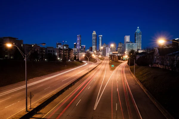 Атланта ніч панорамний вид горизонти міста, Джорджія, США — стокове фото
