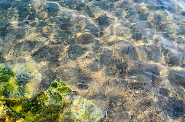 Textuur Van Een Zee Van Transparant Blauw Water Een Zanderige — Stockfoto