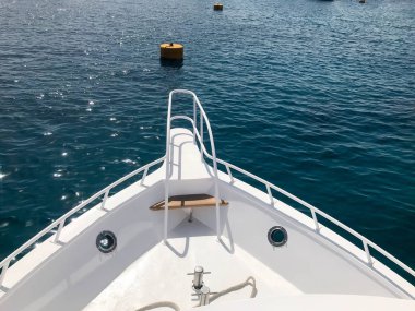 Kök, ön, gemi, tekne, cruise gemisi tropikal tatil deniz yay su mavi ve yer kopyalayın.