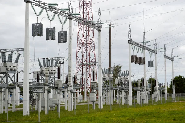 Metal transmission line with the components of the electric network, the system of power equipment for the transmission of electricity, electric current with the transformer the power station