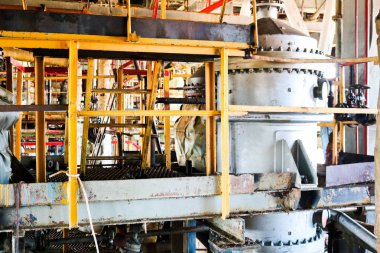 Boru hatları, pompa, tanklar, ısı değiştiriciler, flanşlar ve vanalar, kimya, petrokimya, rafineri kimyasal işlem donatım tamiri