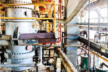 Boru hatları, pompa, tanklar, ısı değiştiriciler, flanşlar ve vanalar, kimya, petrokimya, rafineri kimyasal işlem donatım tamiri