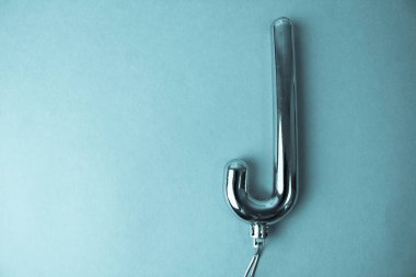 Gümüş Plastik kış parlak Noel dekoratif güzel Noel şenlikli Noel şeker kamışı Noel ağacı oyuncak mavi bir arka plan üzerinde renkli