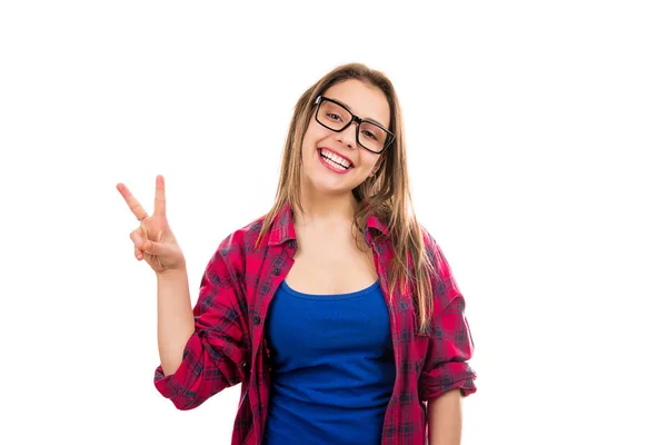 Joven Mujer Fresca Feliz Gafas Camisa Cuadros Que Muestra Dos — Foto de Stock