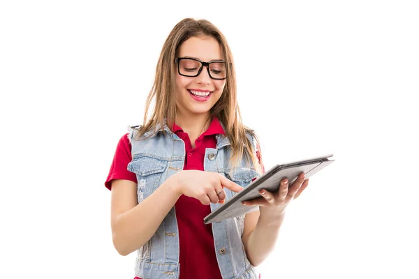 Encantadora Mujer Moderna Gafas Usando Tableta Moderna Aislada Sobre Fondo —  Fotos de Stock