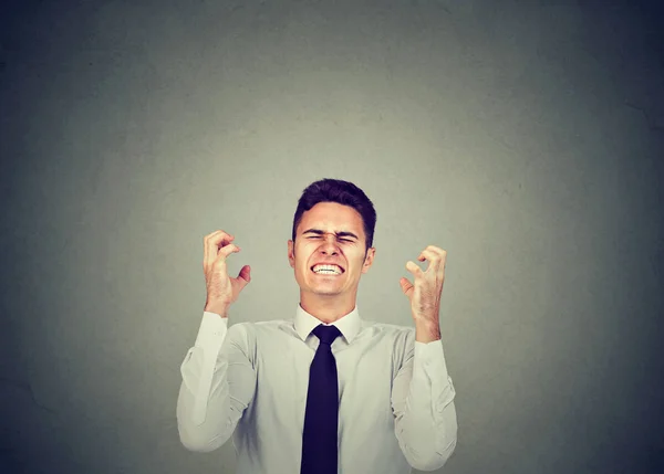 Boos zakenman schreeuwen in frustratie — Stockfoto