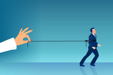 Kadın elinin taşıyıcısı gergin bir adamı ipe çekiyor.