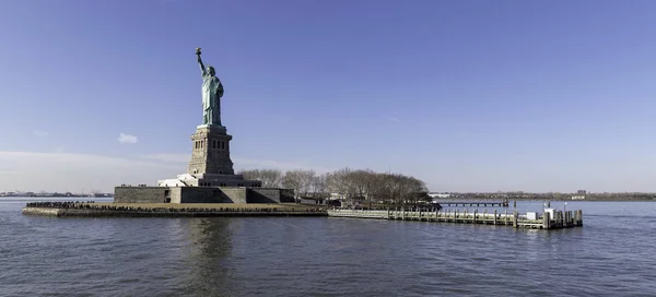 Statue of Liberty. The Statue of Liberty (Liberty Enlightening the World; French: La Libert clairant le monde) is a colossal neoclassical sculpture on Liberty Island in New York Harbor in New York, in the United States.